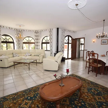 Beautiful Holiday Home In San Isidro With Pool Ferienhaus
